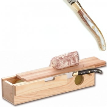 Laguiole Salamibox mit Messer, L Messer: 32 cm, Maße Box: L 32,5 x B 7,5 x H 10 cm, polierte Messingbacken, Horn hell